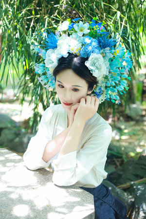 美女两腿大开露出毛毛